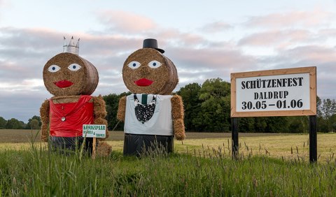 Dülmen, Kirchspiel, Strohfiguren in Daldrup    2015    5954