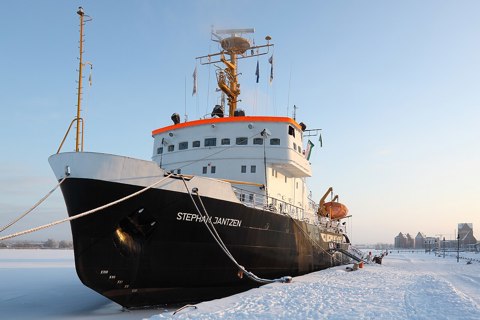 Icebreaker Stephan Jantzen in Stadthafen Rostock 2010 12 28 perspective correction GD