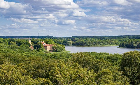 Church, castle and lake of Ivenack, NW view