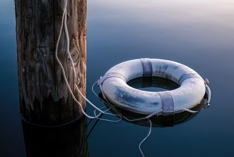 Frost covered lifebuoy, Lake Siskiyou