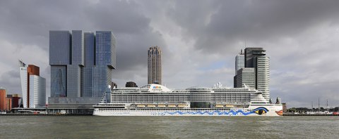 AIDAperla in Rotterdam   September 2019