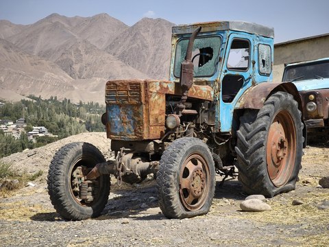 T 40 tractor in Urmetan, Tajikistan (трактор Т 40, Урметан, Таджикистан)