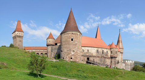 Hunedoara Castle (Vajdahunyadi vár) by Pudelek